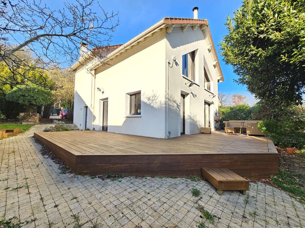 Maison à SAINT-GERMAIN-LES-ARPAJON