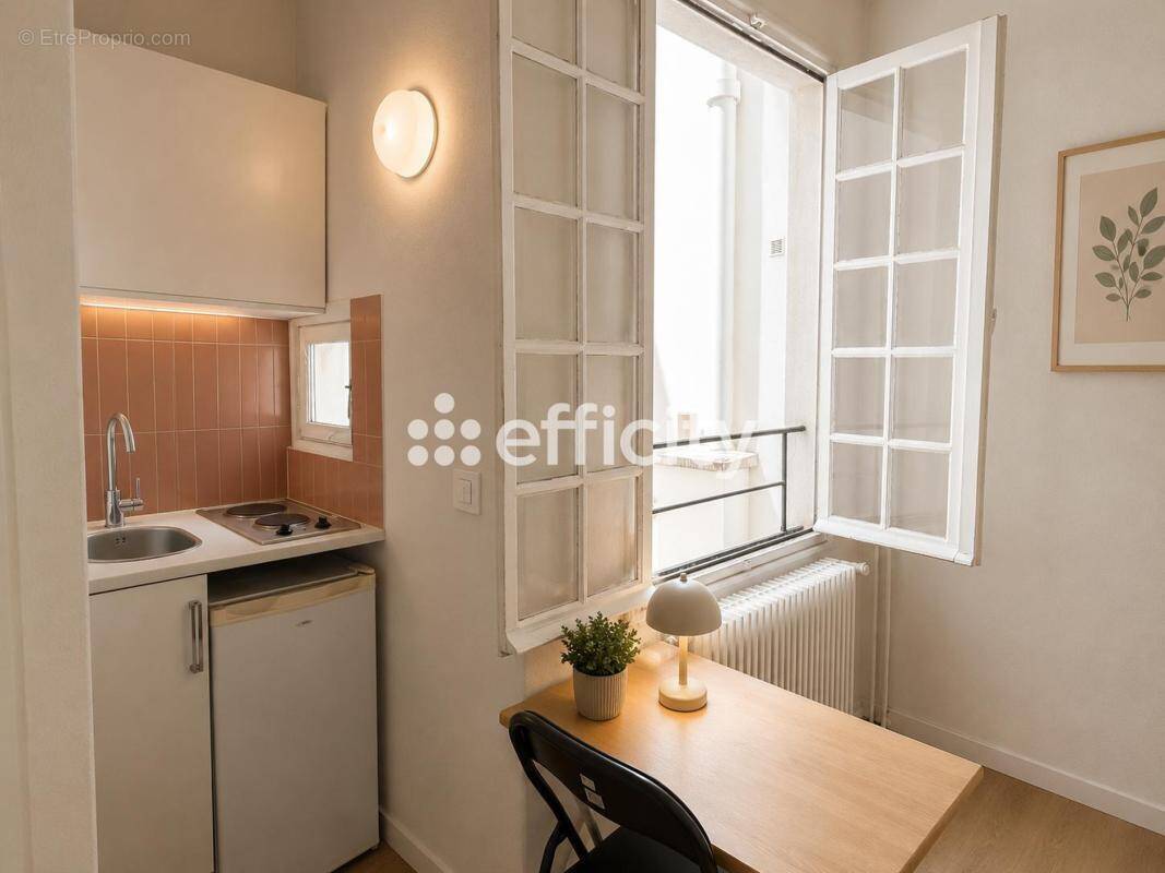 Appartement à PARIS-7E