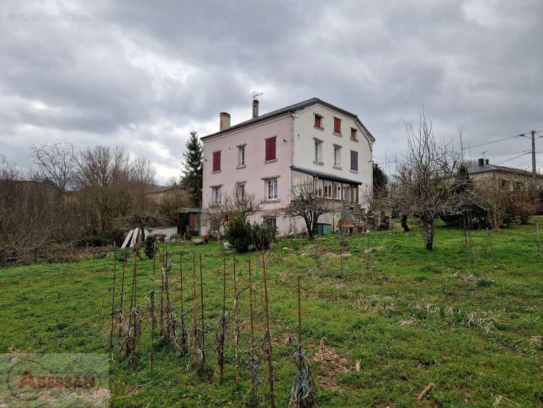 Maison à SAINT-PIERRE-DE-TRIVISY