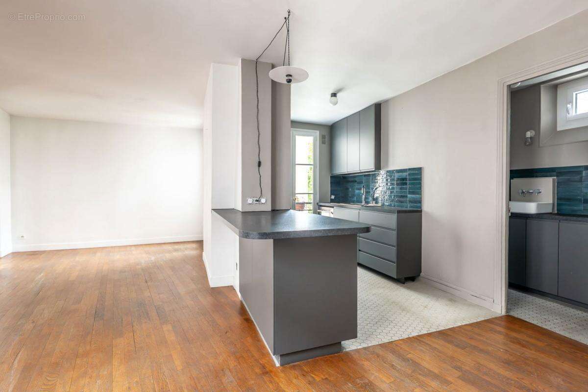 Appartement à PARIS-3E