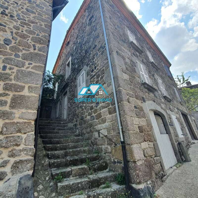 Maison à MONISTROL-D&#039;ALLIER