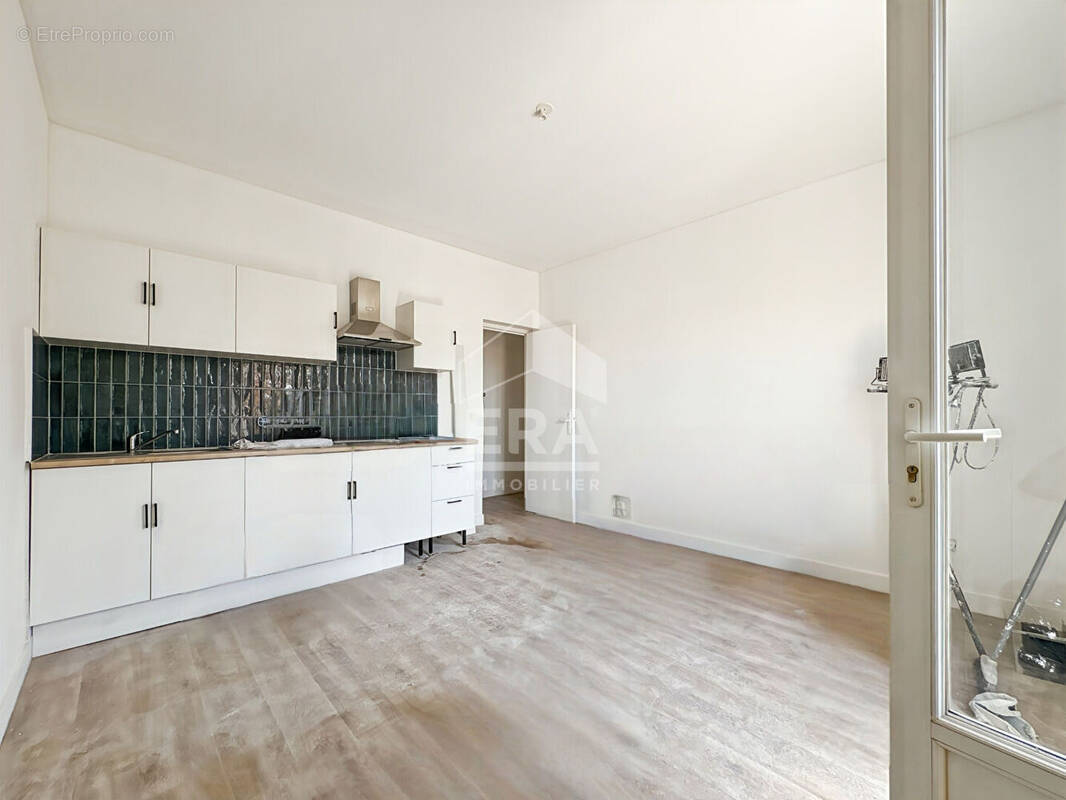 Appartement à MARSEILLE-4E