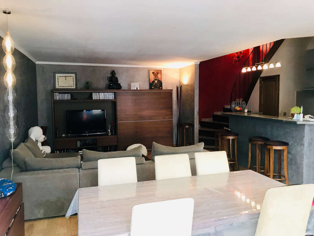 Cannes centre t3 duplex comme un villa de 75m2 toit terrasse 25m2 - photo 5
