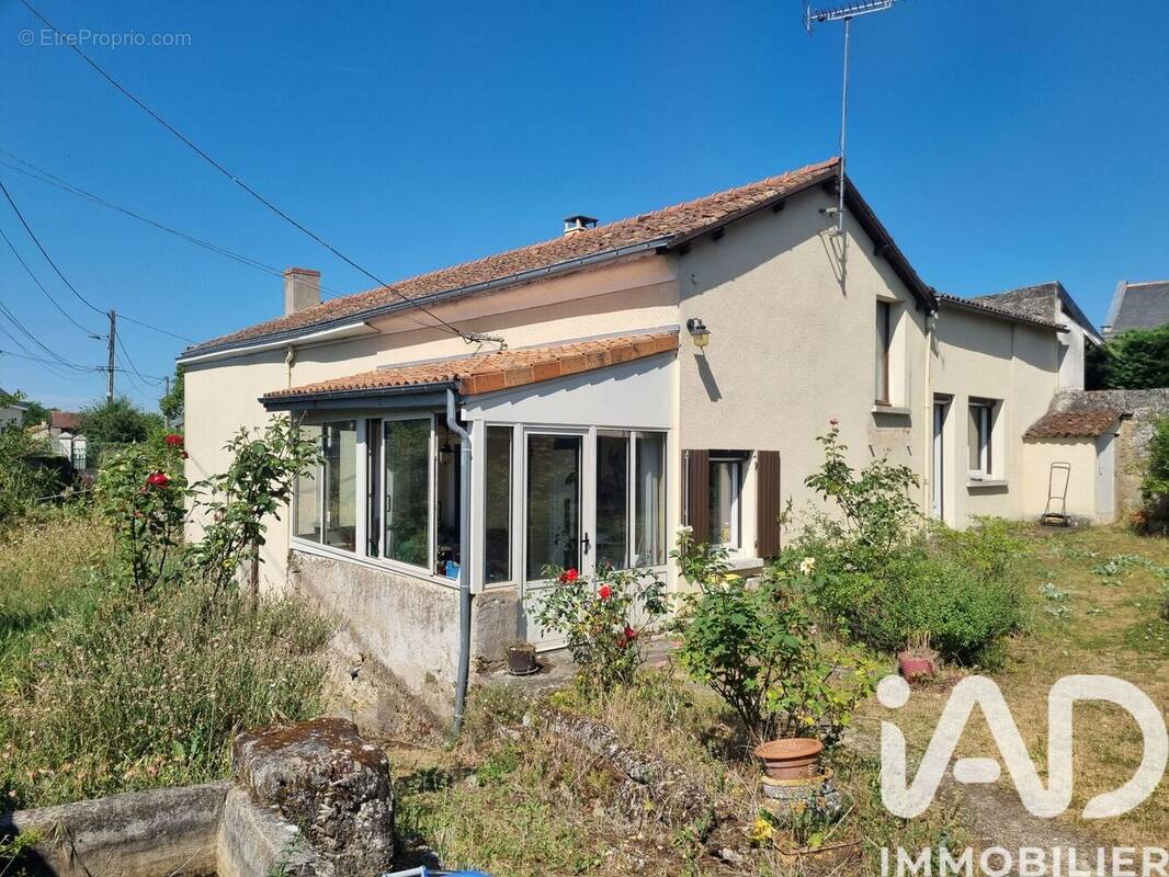 Photo 1 - Maison à DOUE-LA-FONTAINE
