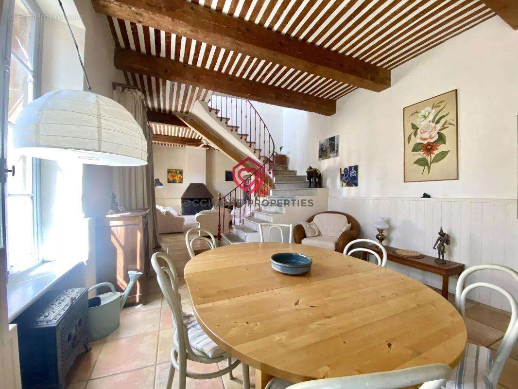Maison à MONTSERET