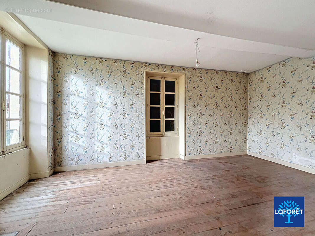 Maison à LAIZE-LA-VILLE