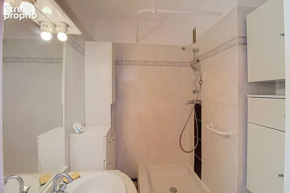 A VENDRE en EXCLUSIVITE à DRAGUIGNAN - Appartement T4 traversant et lumineux - 65m2 - photo 9