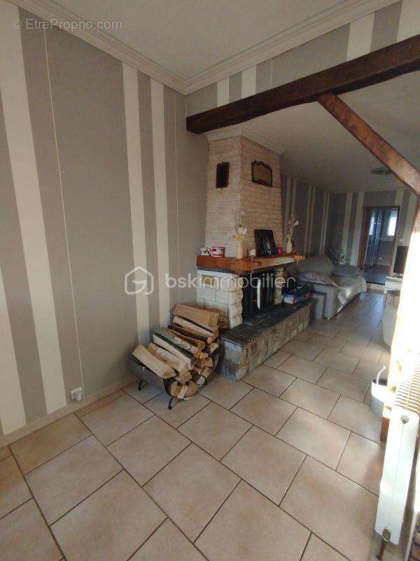 Maison à MONCHAUX-SORENG