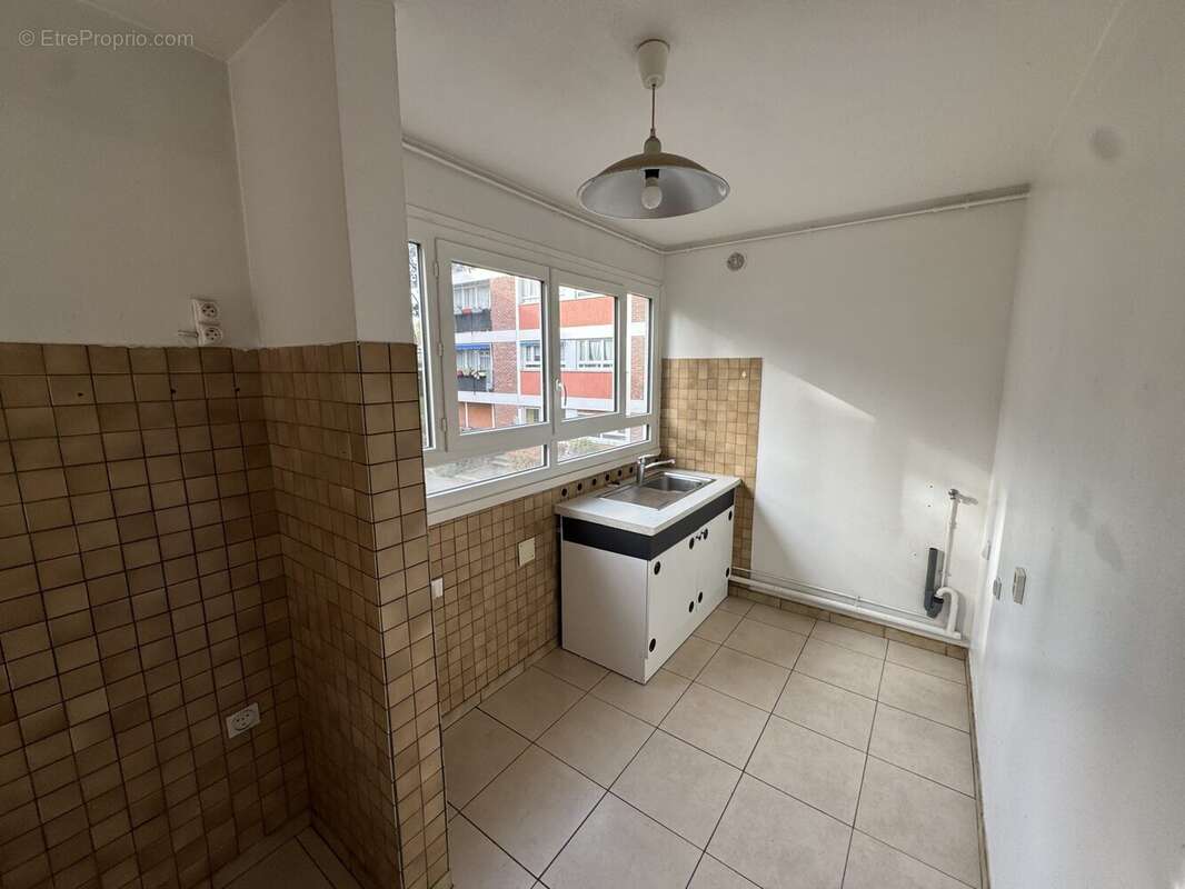 Appartement à LES CLAYES-SOUS-BOIS