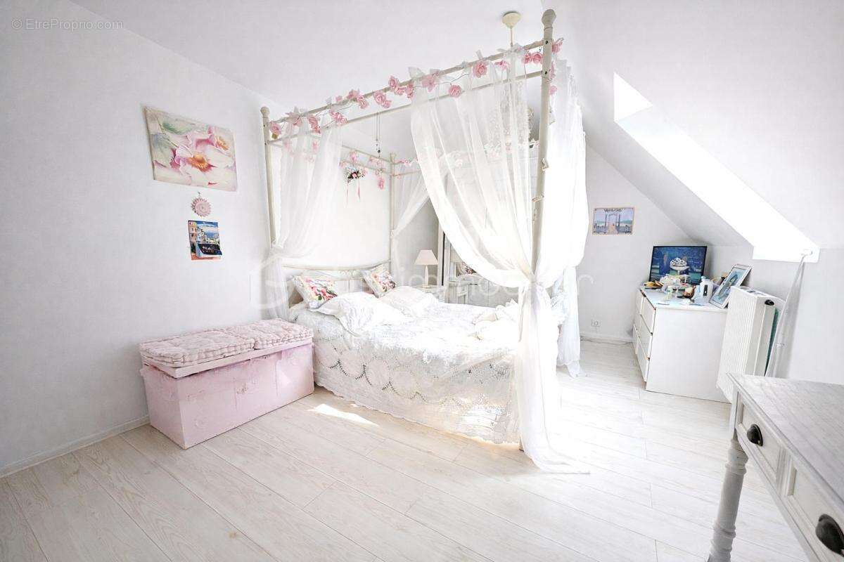 Maison à EPERNON