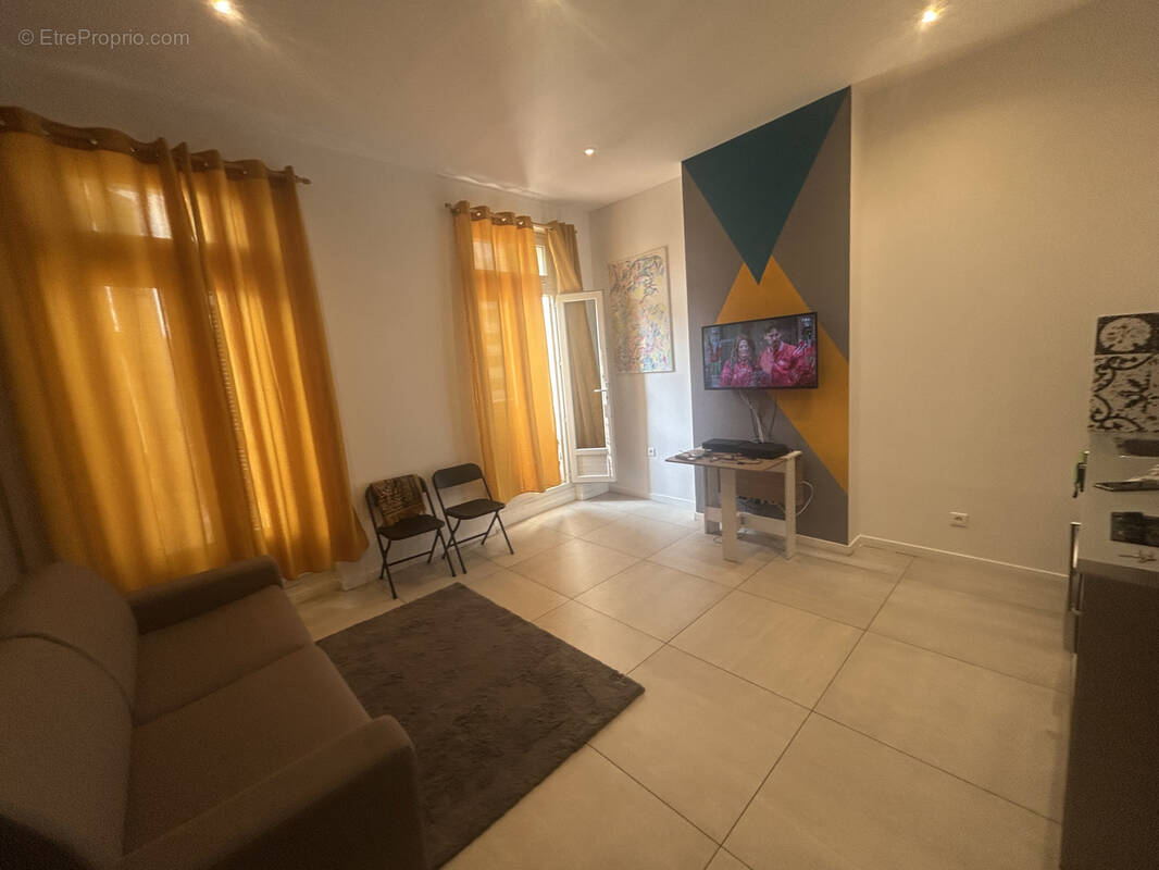 Appartement à MARSEILLE-1E