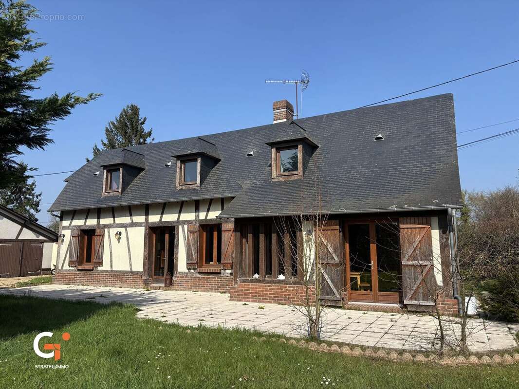 Maison à LES HOGUES