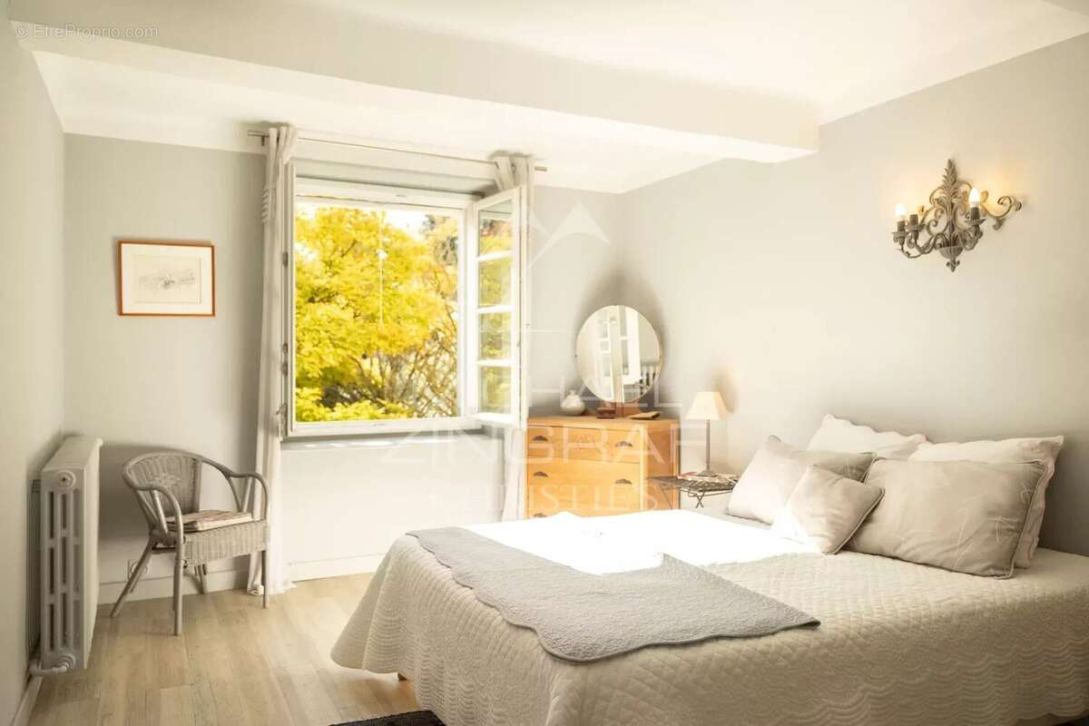 Maison à L&#039;ISLE-SUR-LA-SORGUE