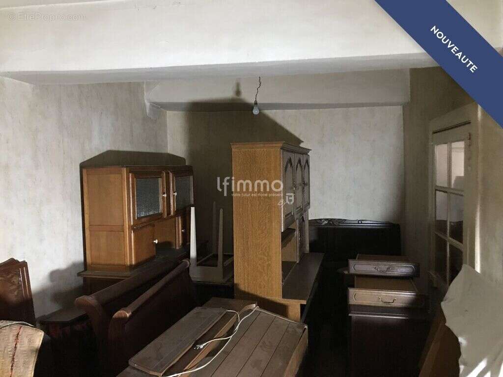 Maison à SAUVIAT-SUR-VIGE