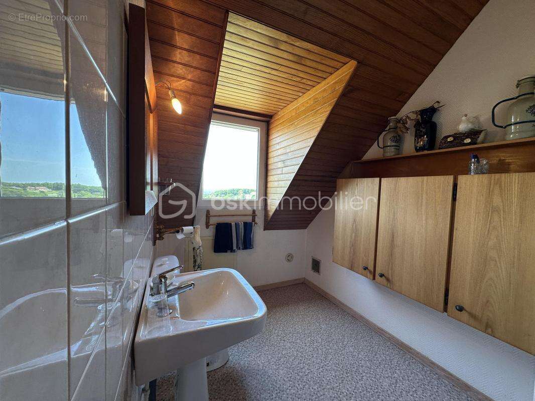 En exclusivité maison de 116 m2 5 pièces, terrain de 2530 m2  dans un endroit proche de PAU - photo 8