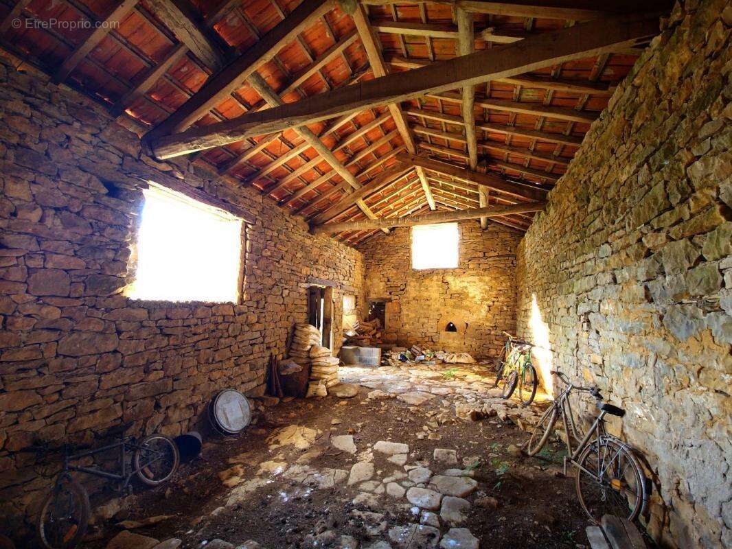 Maison à LACAPELLE-LIVRON