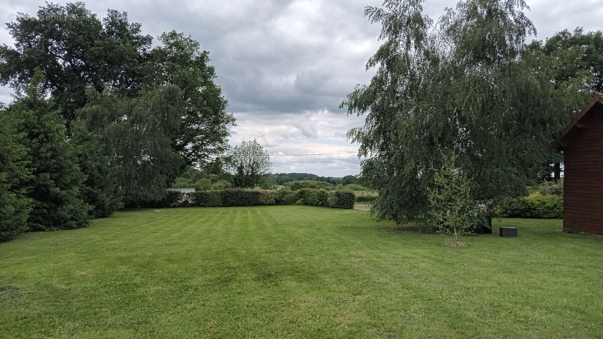 Maison 107 m² à Saint-Priest-Les-Fougeres  - photo 11