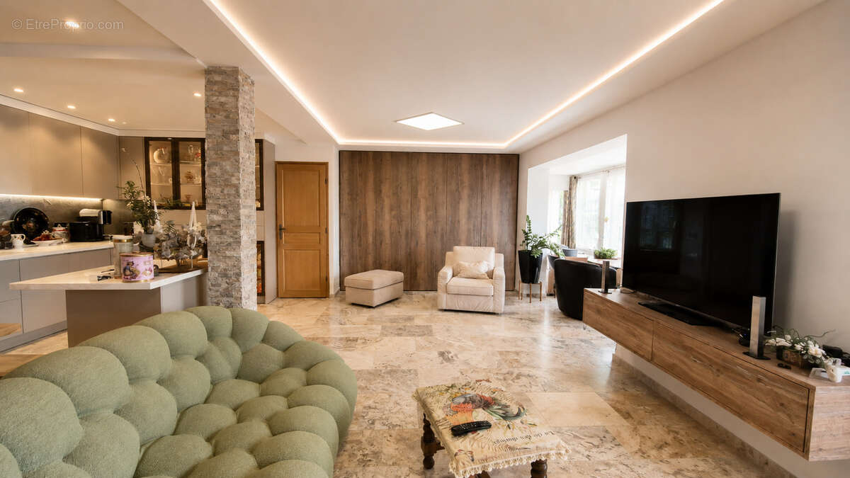 Appartement à VALLAURIS