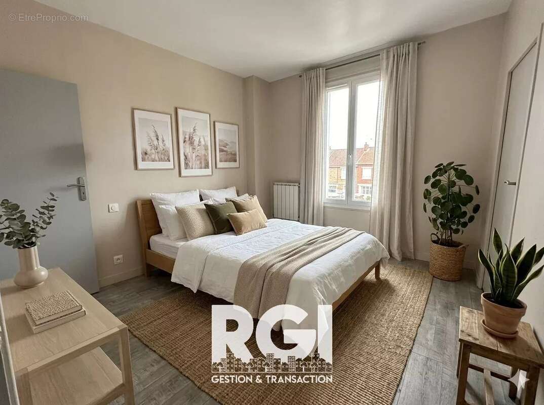 Maison à LE MESNIL-SAINT-DENIS