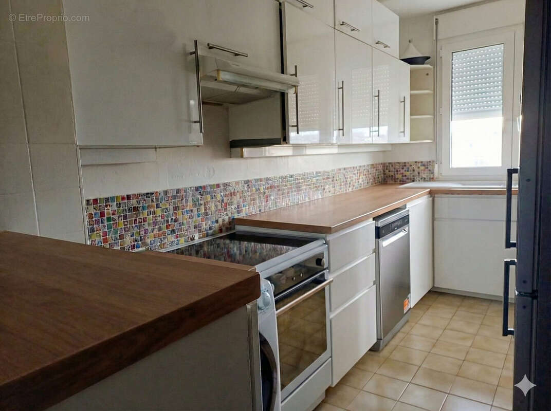 Appartement 73 m² à Saint-Priest  - photo 3