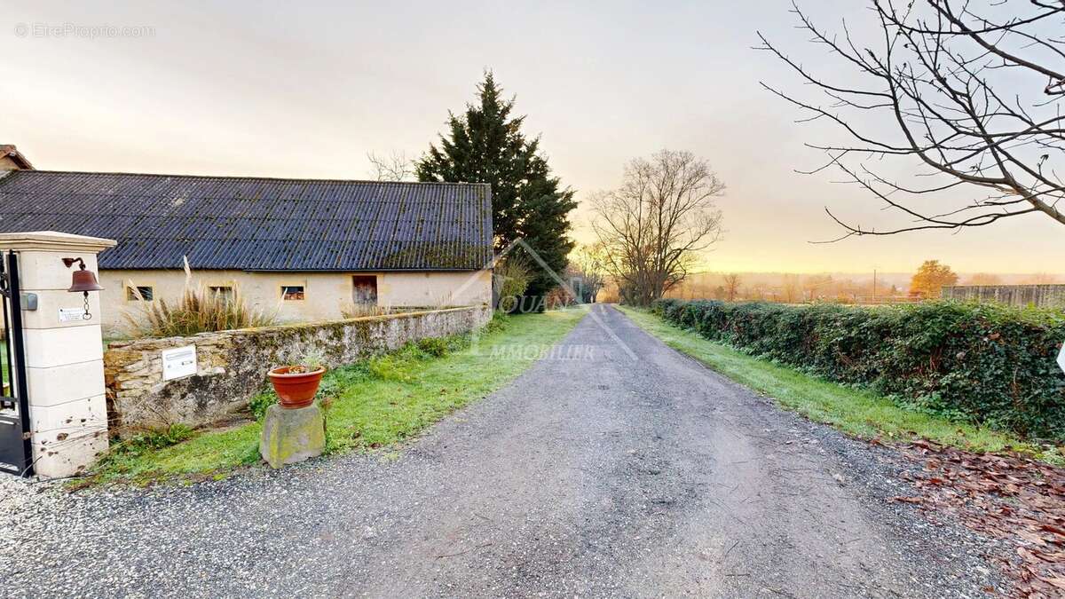 Maison à DOMPIERRE-SUR-BESBRE