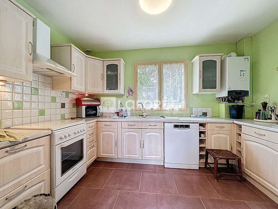 Maison à LA CHAUSSEE-SAINT-VICTOR