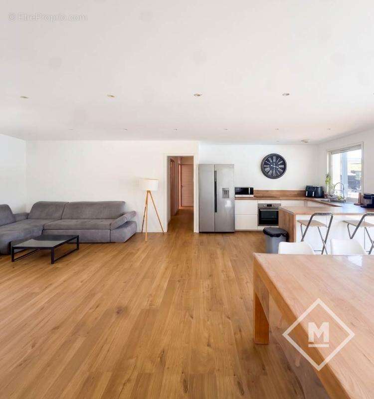 vente maison plain pied avec piscine cuisine d'été garage Allauch DPE C - photo 17