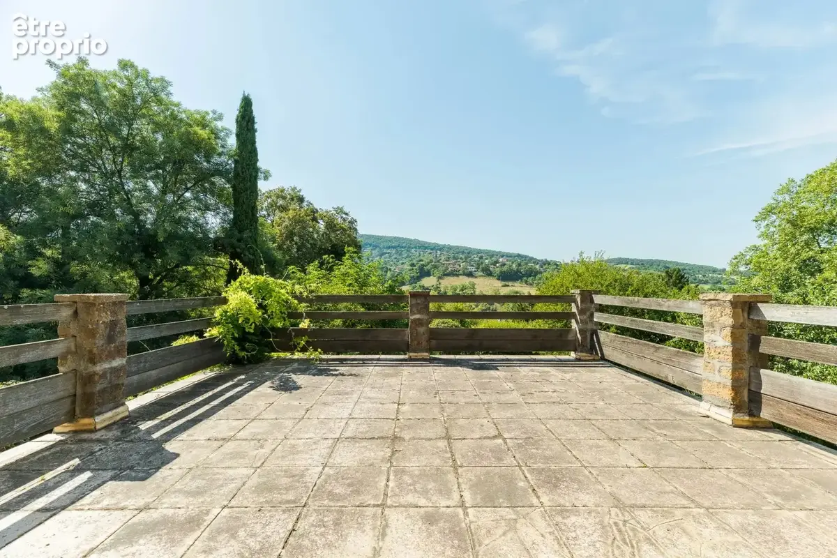 Poleymieux-au-mont-d’or – propriété en pierre dans un secteur recherché - photo 2