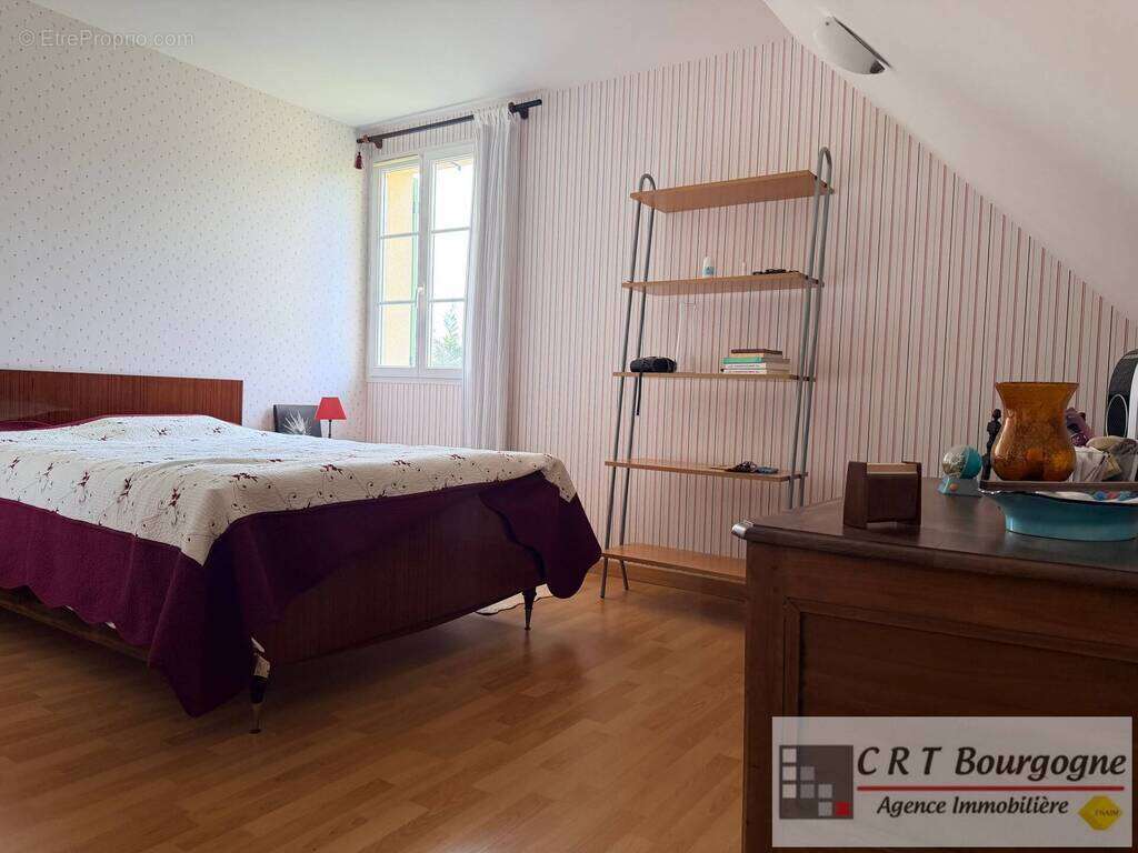 Maison à VILLIERS-SAINT-BENOIT