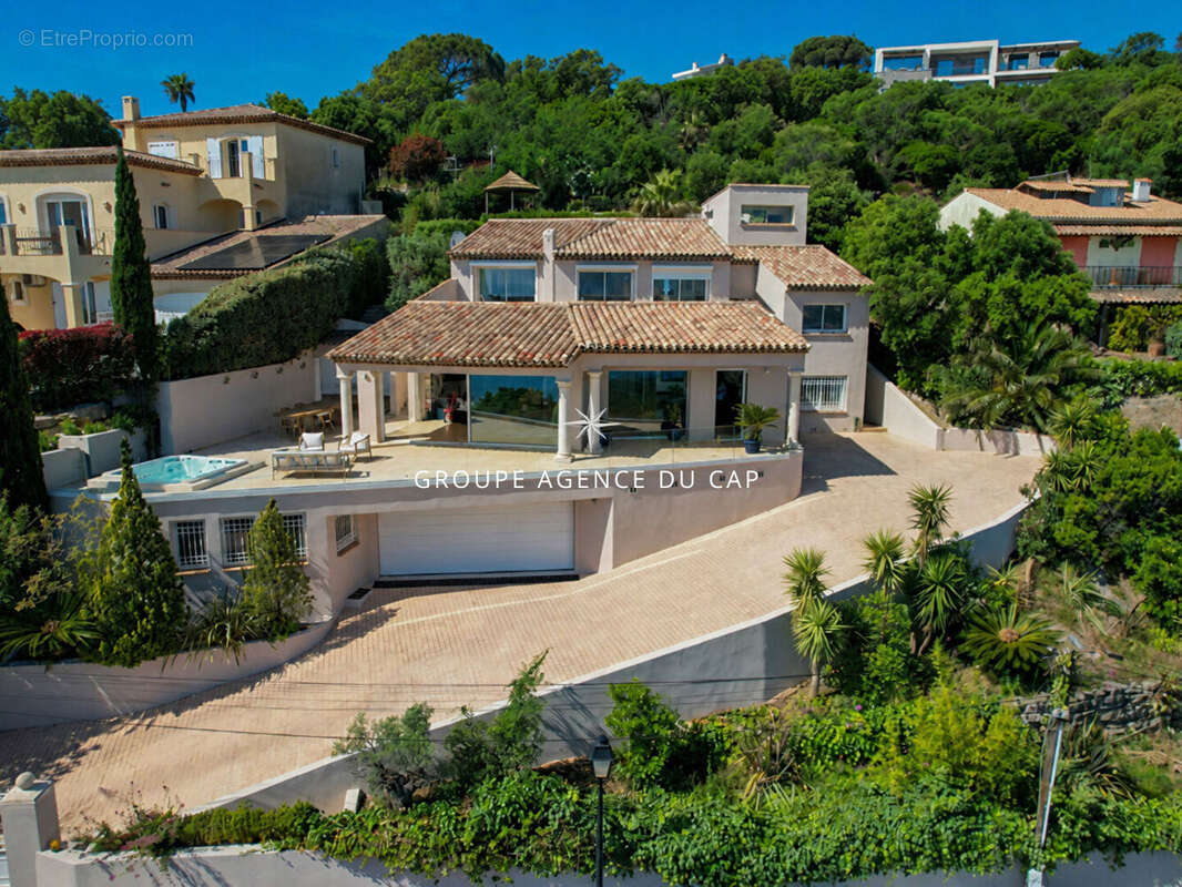 Maison à LES ISSAMBRES