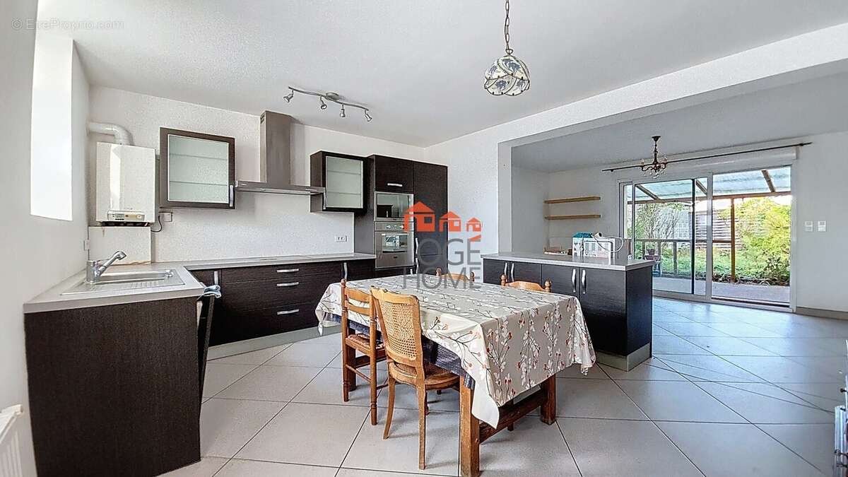 Espace de vie de 37m² - Maison à COURCELLES-LES-LENS