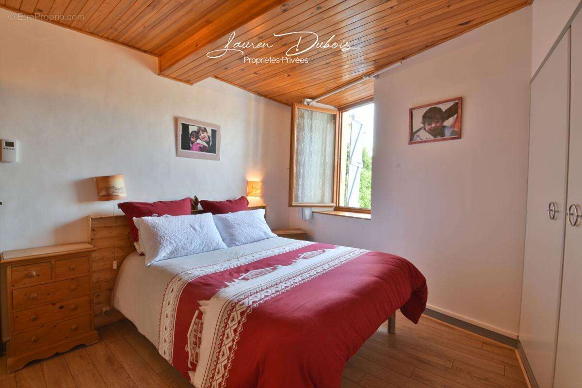 TURRIERS - Maison de village avec terrasse et cave - photo 10