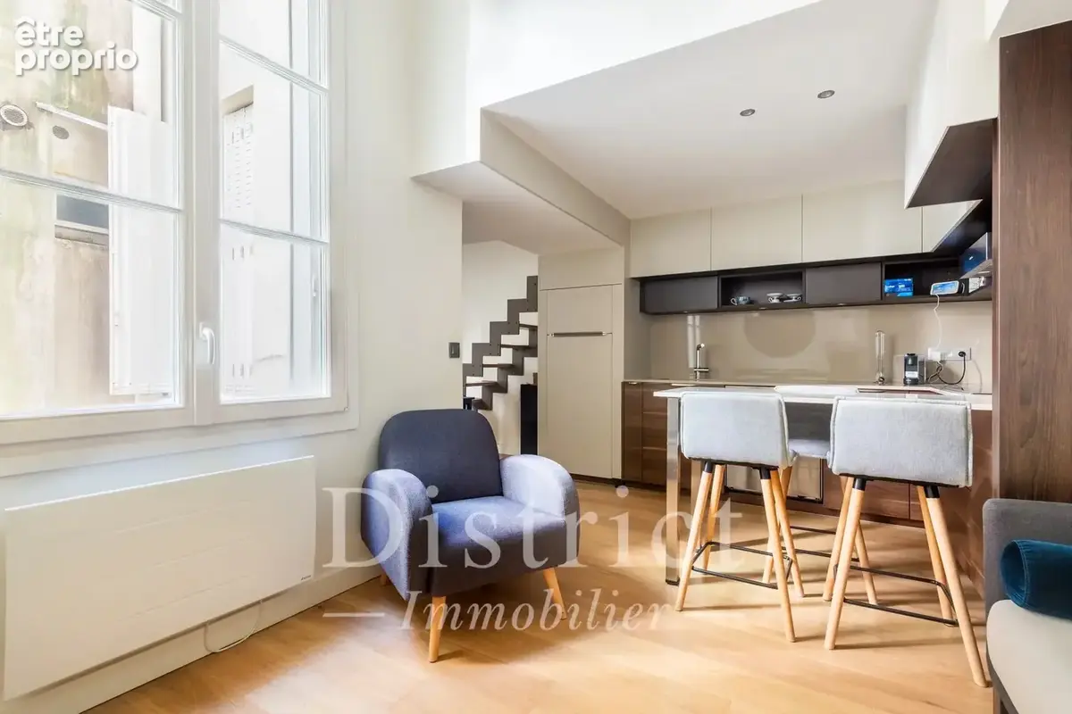 Exclusivité - Ile Saint-Louis. Un appartement de 40m² en excellent état. Plan parfait et 3,80m sous plafond! - photo 4