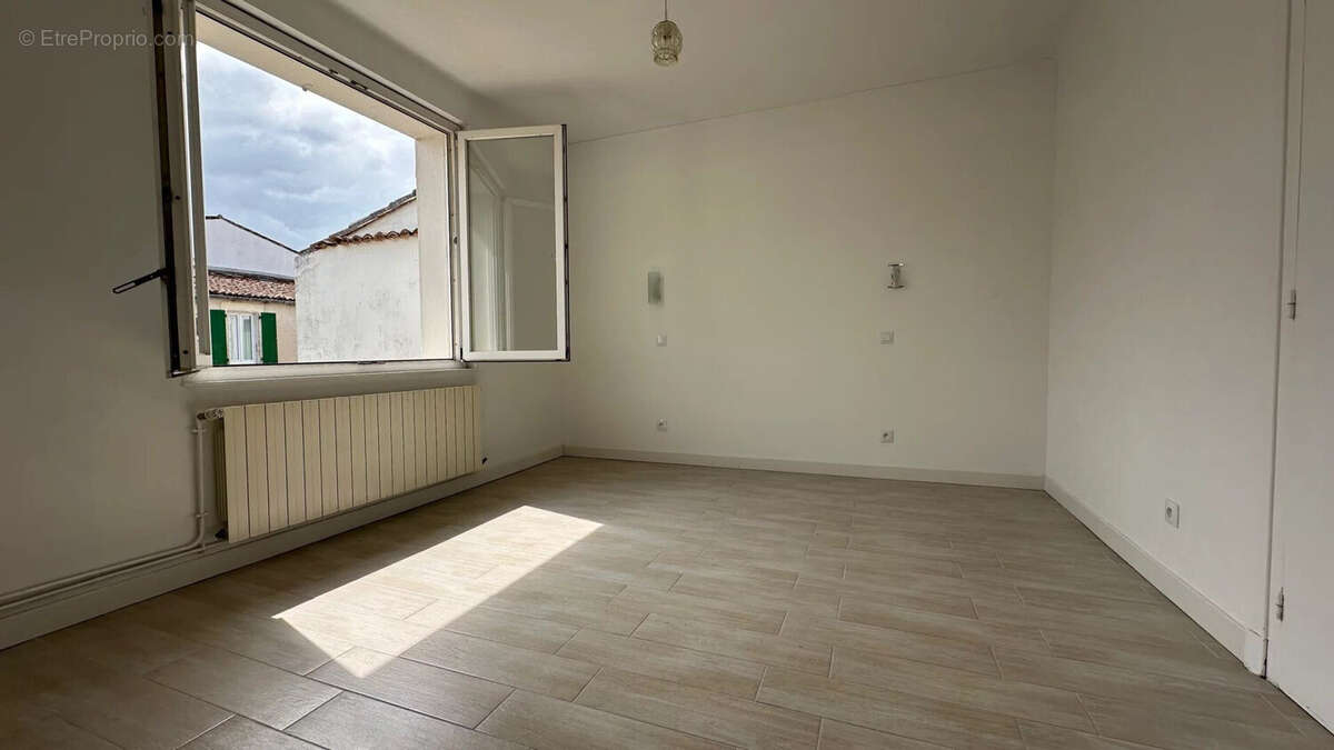 Maison 215 m² à Rivedoux-Plage  - photo 8