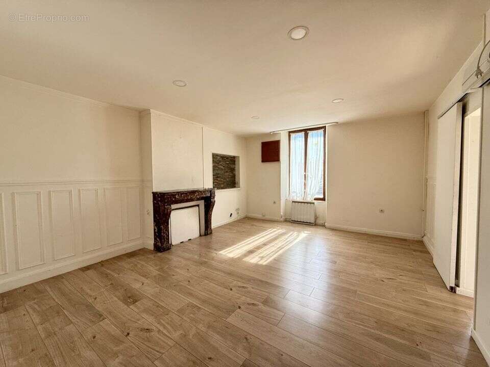 Appartement à MONTIGNY-LENCOUP