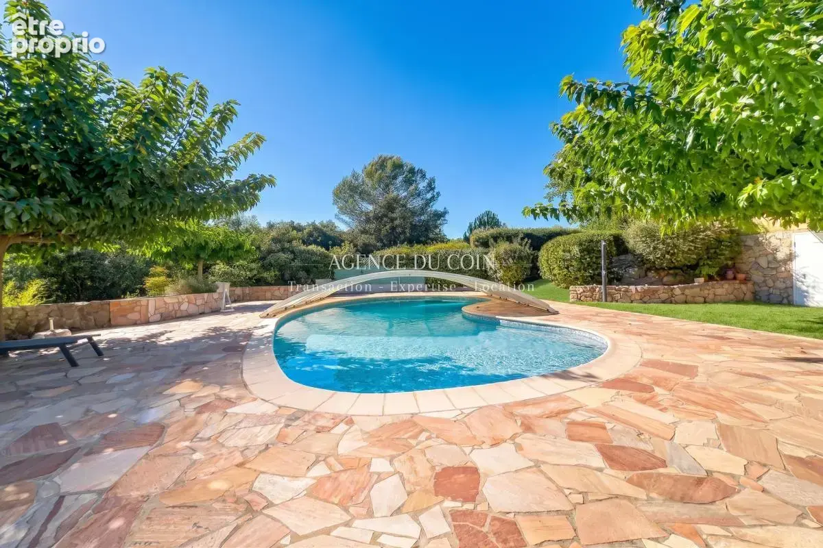 Propriete de prestige - villa avec piscine et terrain de 450 - photo 2