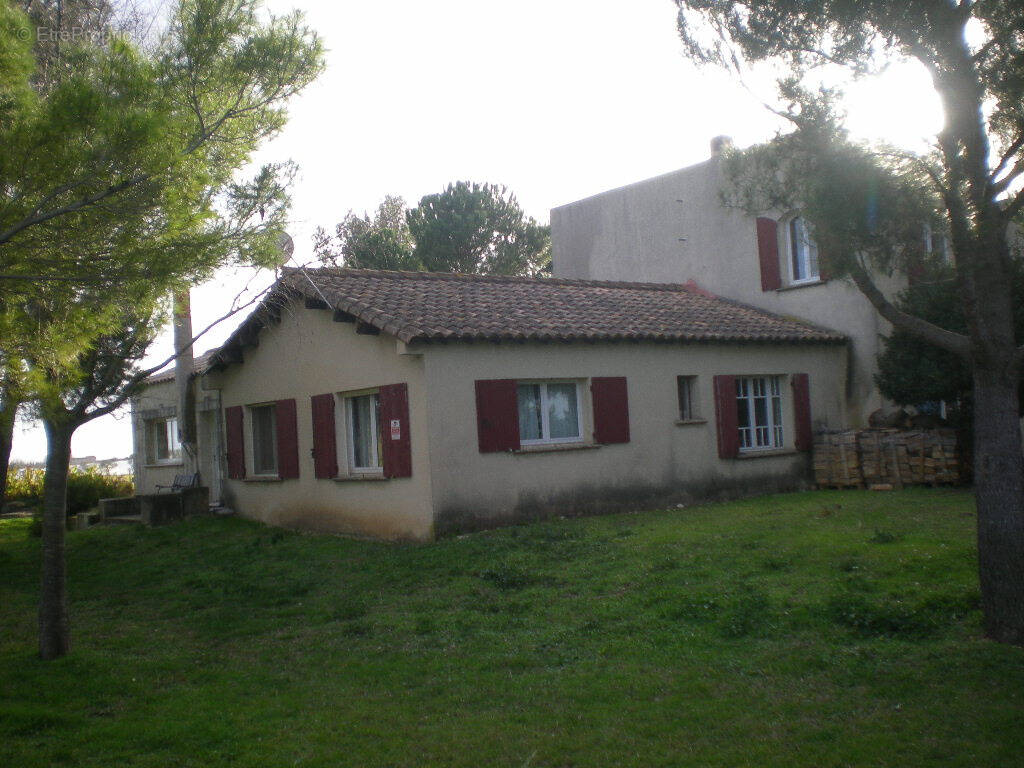 Maison à FONTVIEILLE