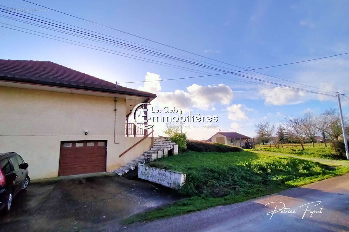 Maison à SAINT-MAURICE-EN-RIVIERE