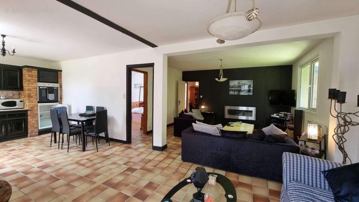 Maison à LE HAUT-CORLAY