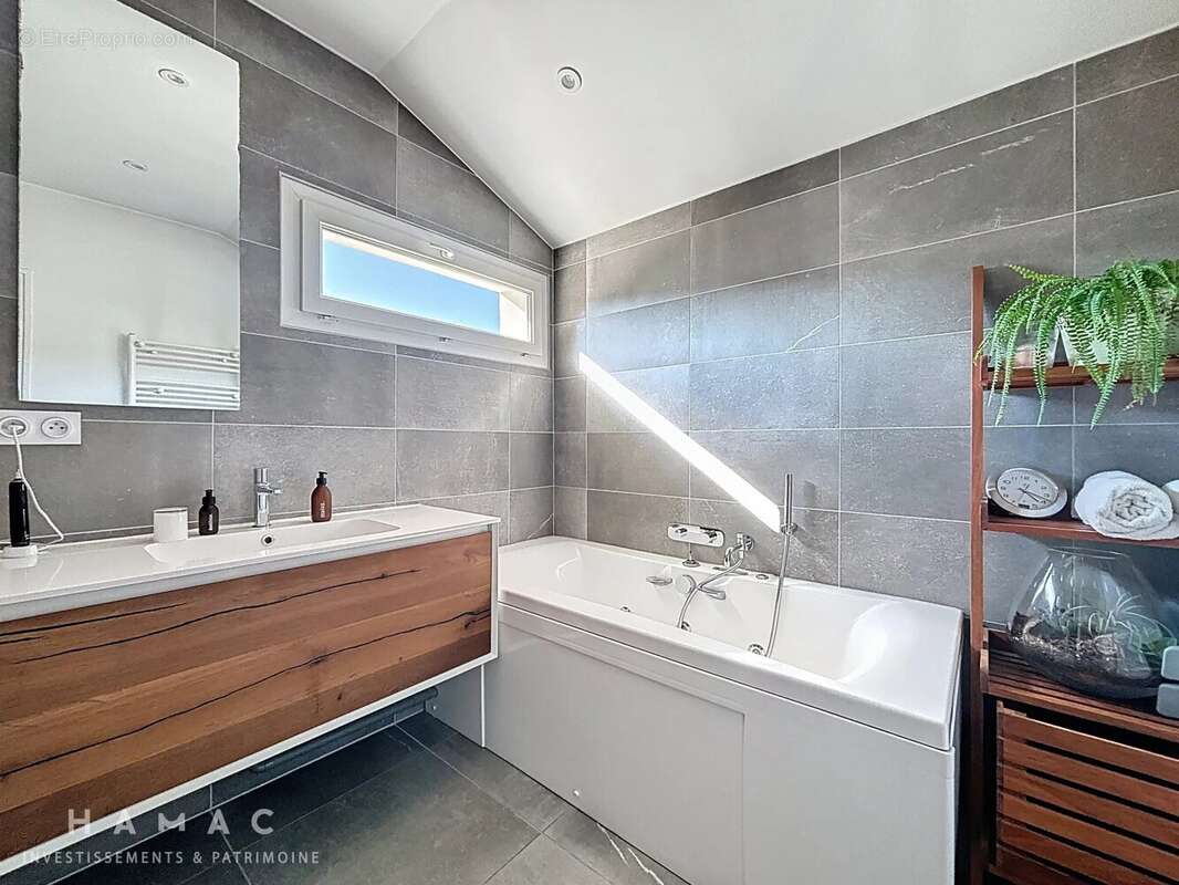 Maison à SAINTE-FOY-LES-LYON