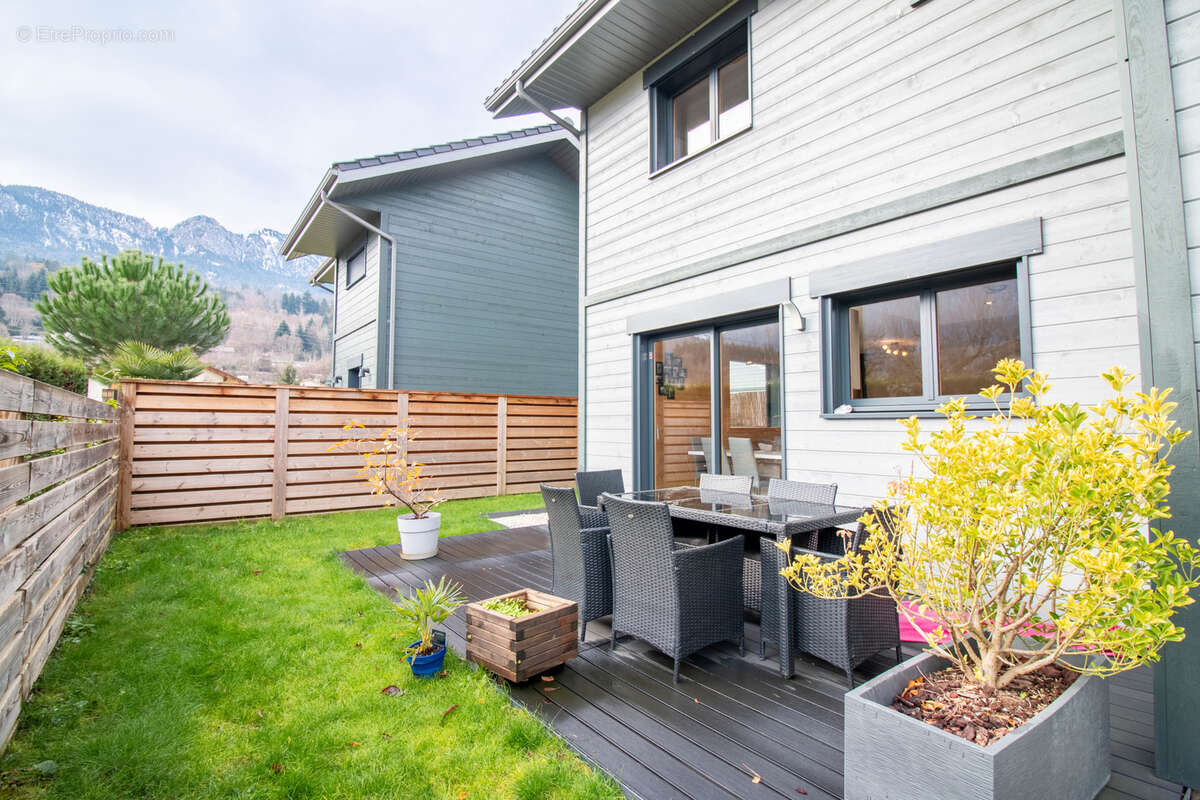 Maison à SAINT-PIERRE-EN-FAUCIGNY