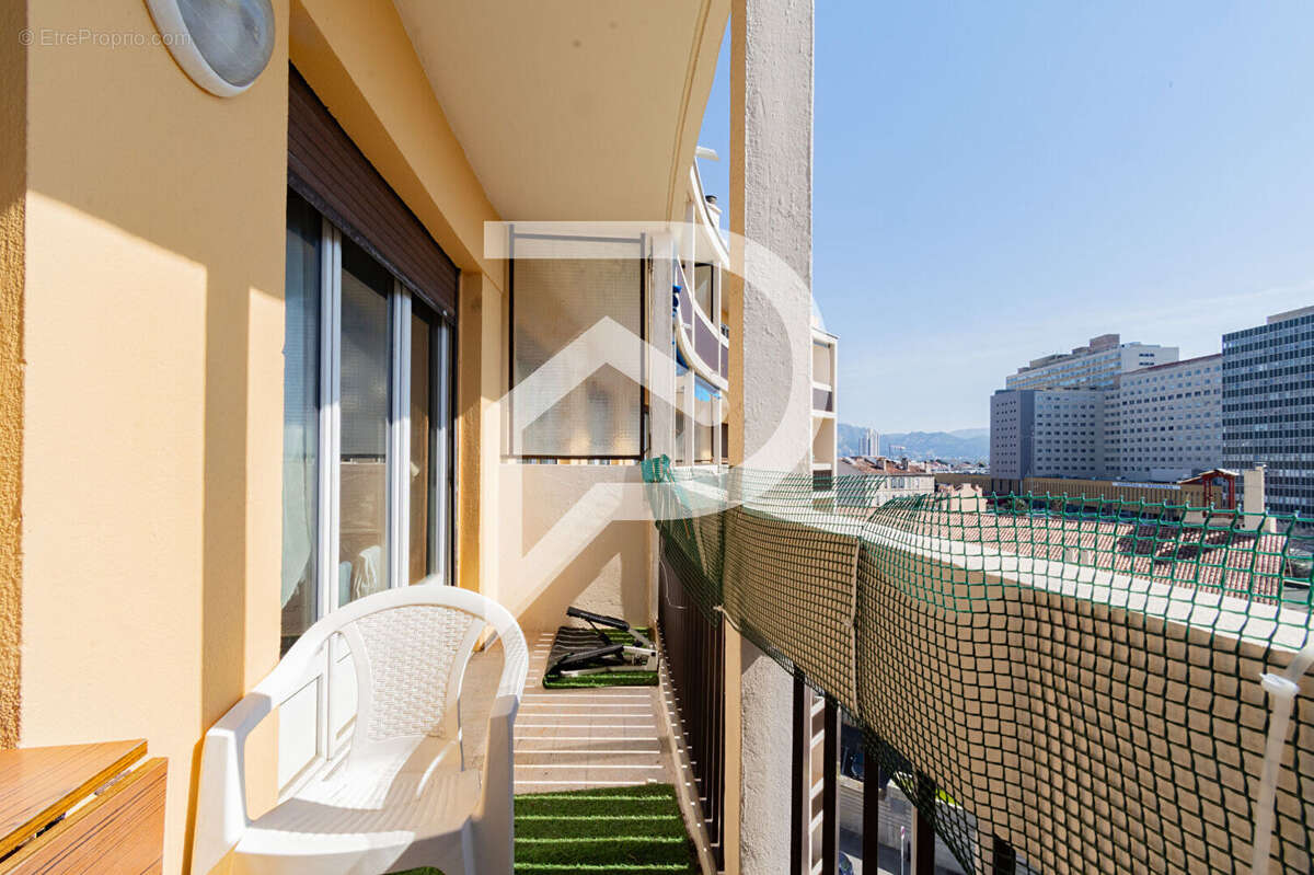 Appartement à MARSEILLE-5E