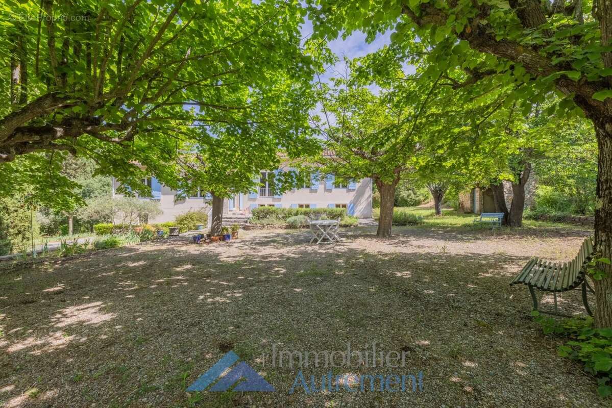 Maison à LE THOLONET