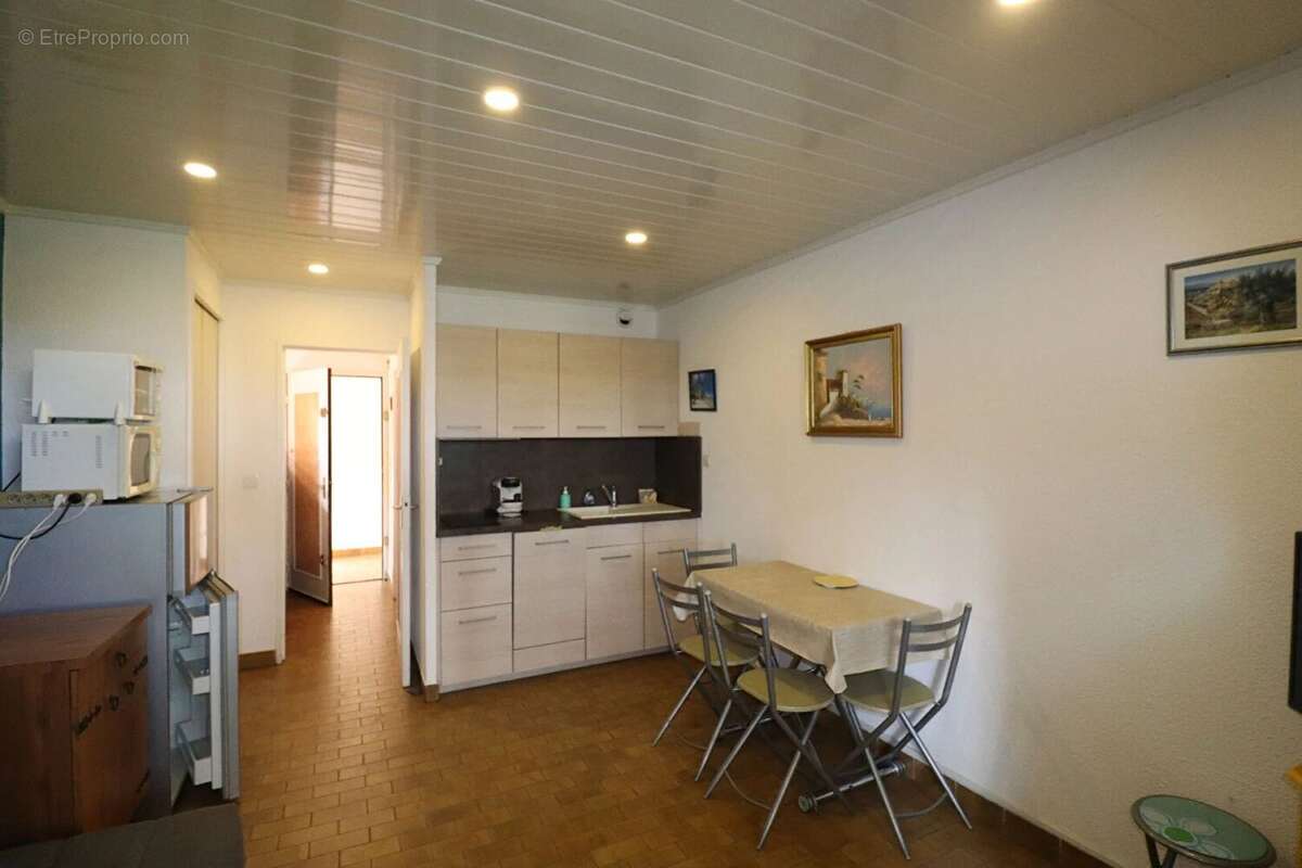 Appartement à SAINT-CYR-SUR-MER