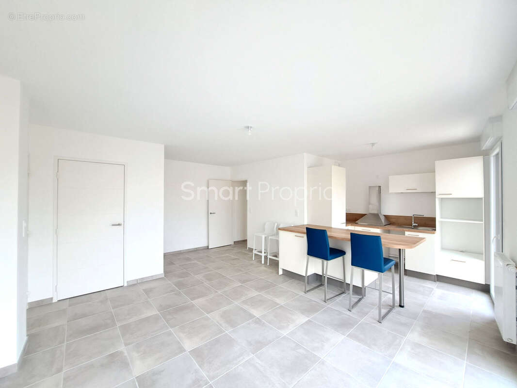 Appartement à LES PONTS-DE-CE