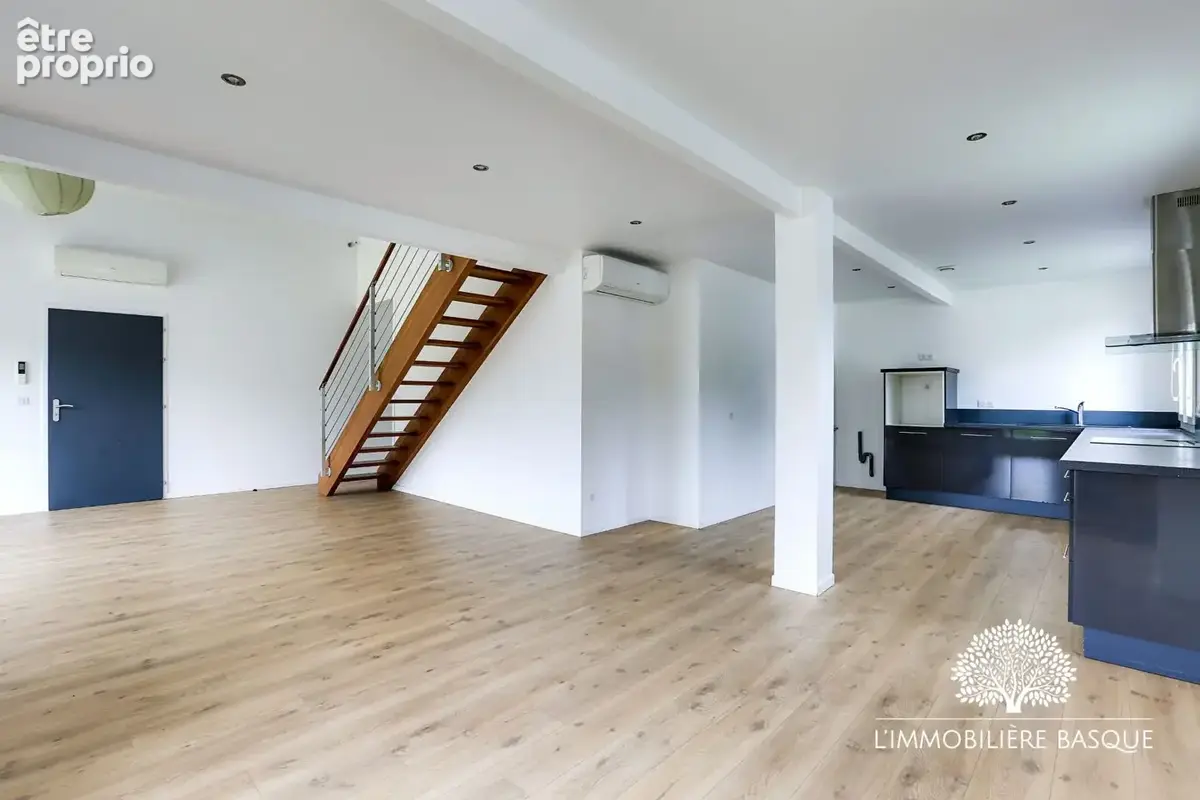 Maison 4 pièces 106 m² à vendre à Bassussarry (64200) - photo 2