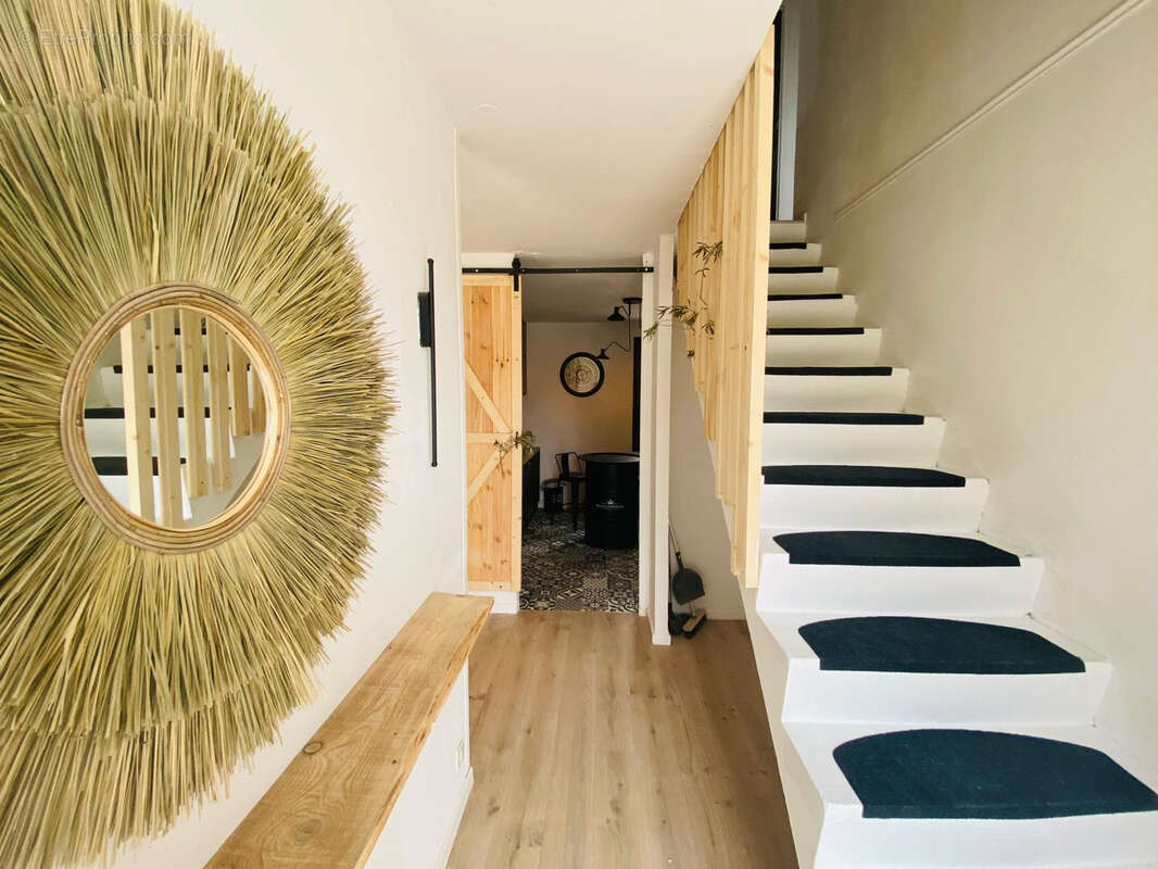 Maison à SAINT-LAURENT-DE-LA-SALANQUE