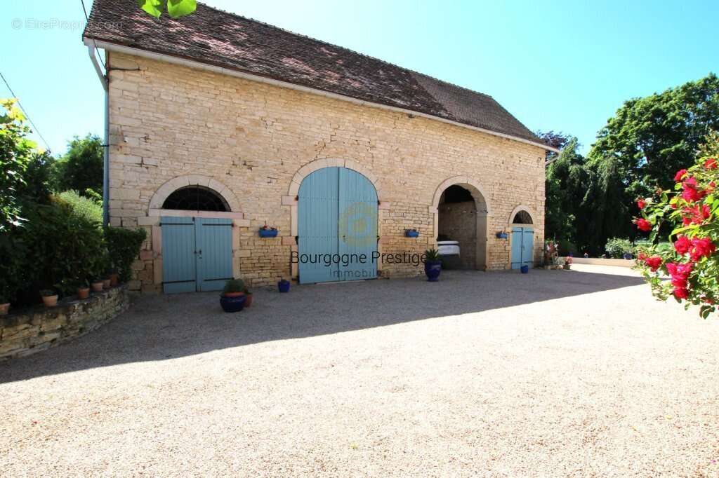 Maison à SAINT-GENGOUX-LE-NATIONAL