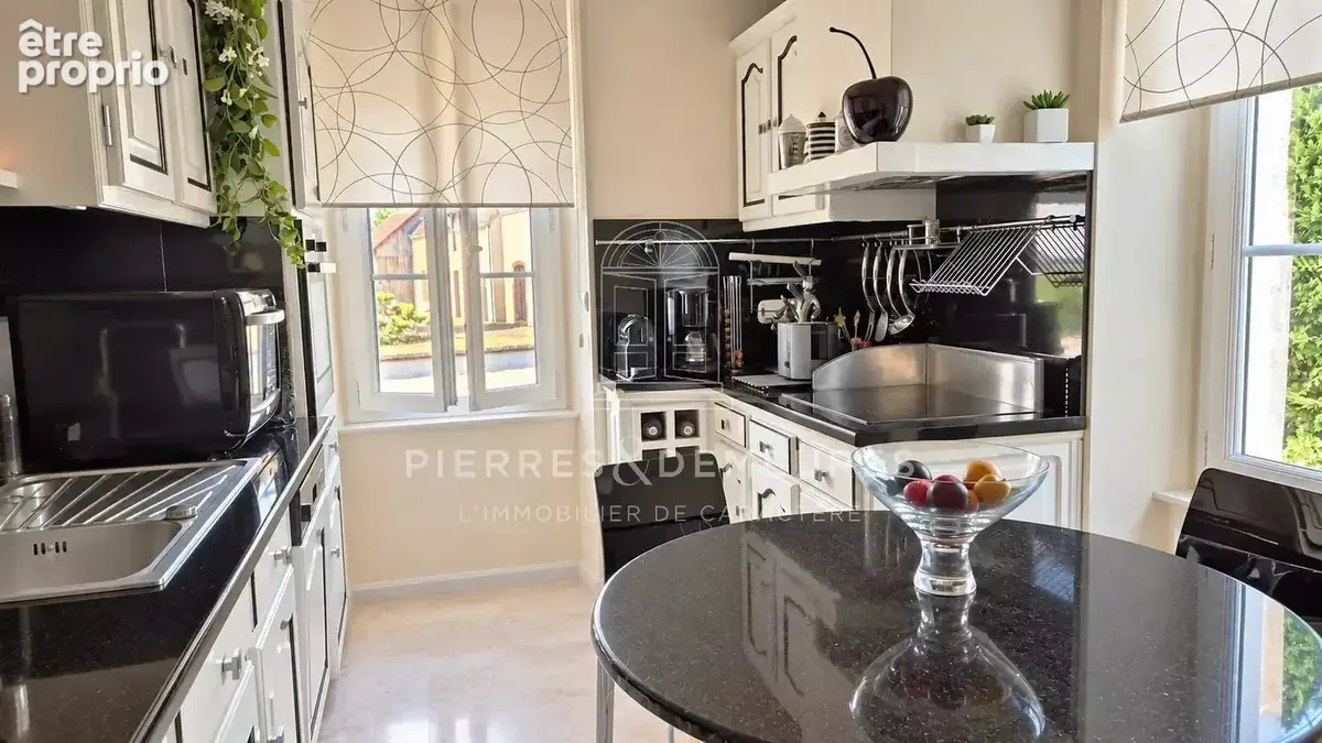 Propriété atypique avec patio et piscine chauffée - photo 11
