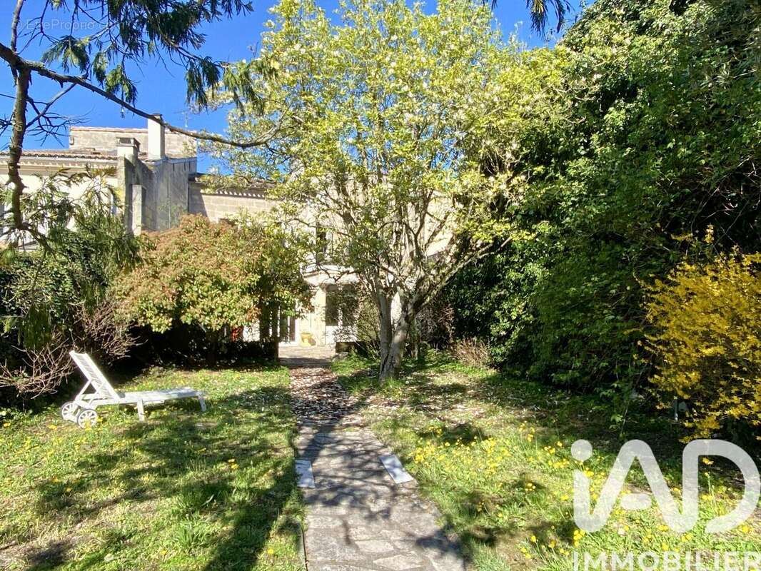 Maison 217 m² à Libourne  - photo 3
